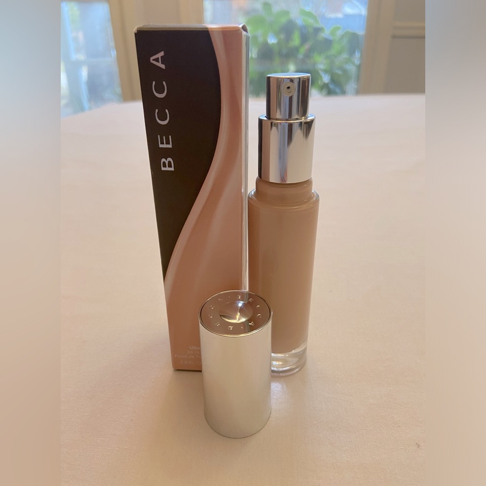 NIB Becca Ivory 1C2 Ultimate Coverage 24 Hour Foundation
